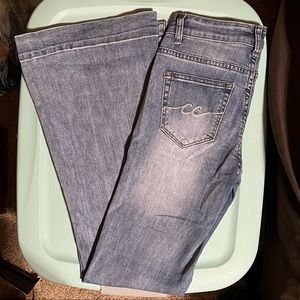 NWOT CC Carissa Classic Light Wash Jean